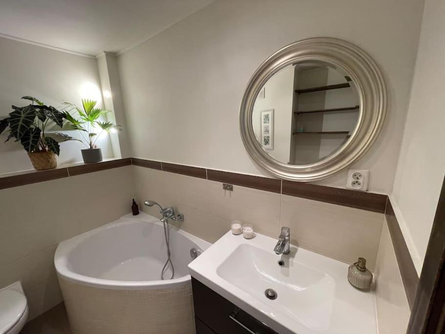 Comfortable Apartment In Warsaw Bielany Екстер'єр фото